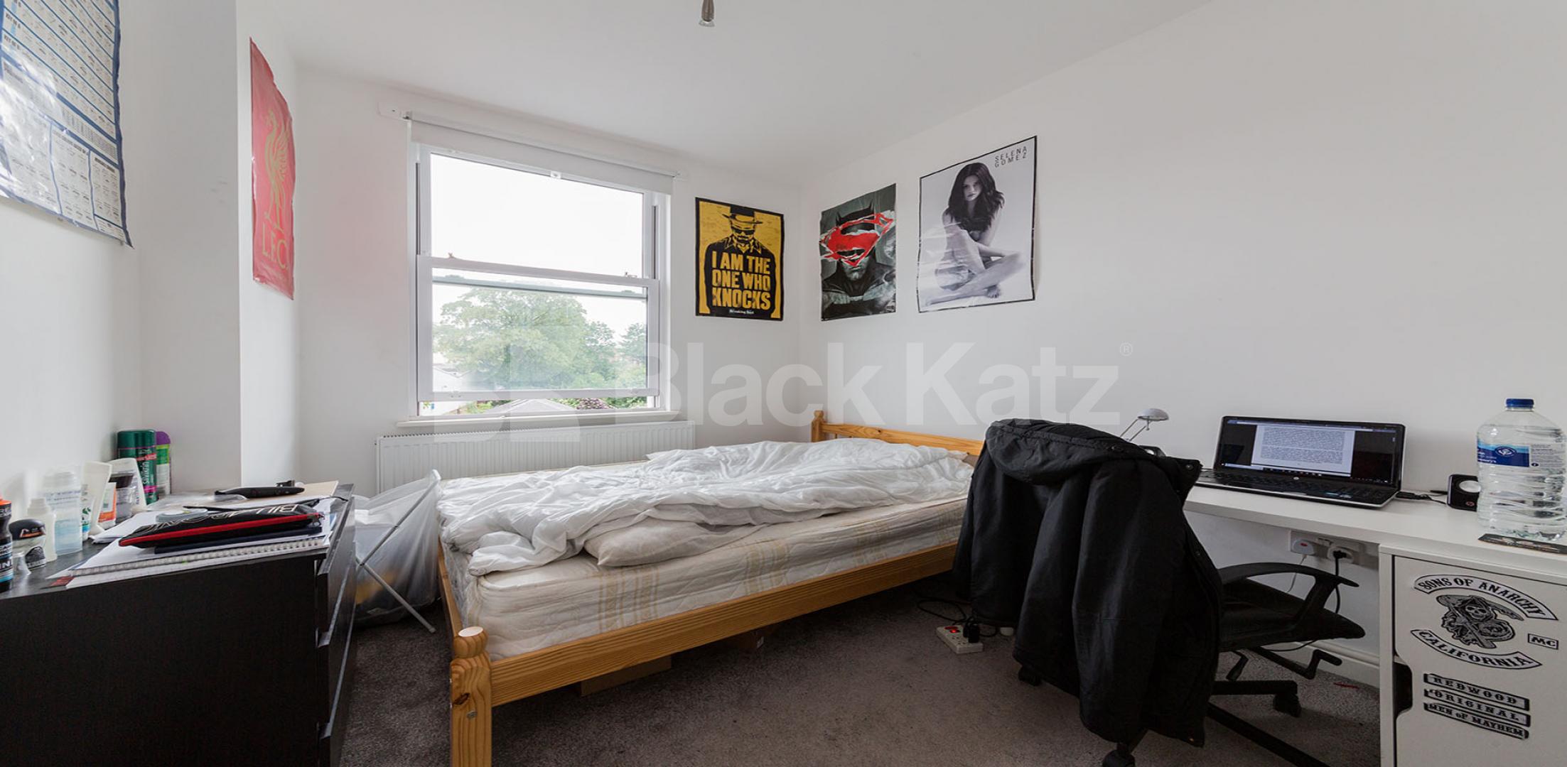 Fantastic spacious three bed mins to tube and shops  Hillmarton Road, Caledonian Road